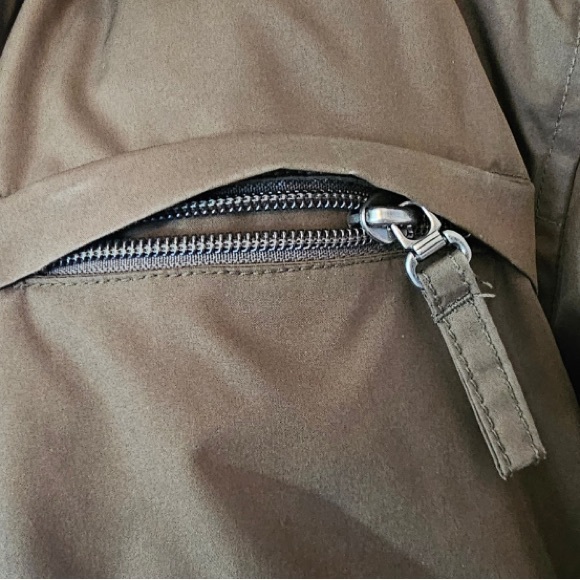 Woman’s Banana Republic Jacket, Small, Olive Green, EUC, Down & Feather Filled. - Picture 3 of 7